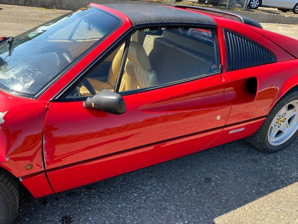 Voiture Ferrari 328 GTS / Origine Française endommagé: photos 33 Voiture Ferrari 328 GTS / Origine Française endommagé: photos 33