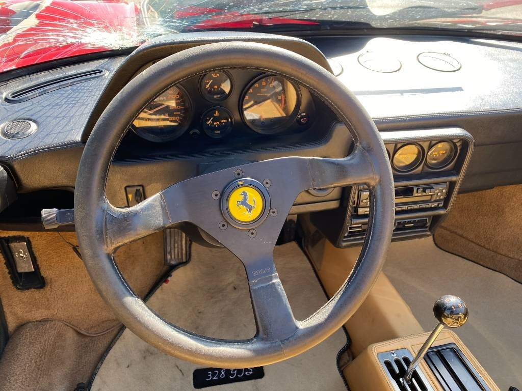 Voiture Ferrari 328 GTS / Origine Française endommagé: photos 25 Voiture Ferrari 328 GTS / Origine Française endommagé: photos 25