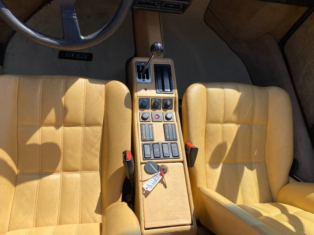 Voiture Ferrari 328 GTS / Origine Française endommagé: photos 24 Voiture Ferrari 328 GTS / Origine Française endommagé: photos 24