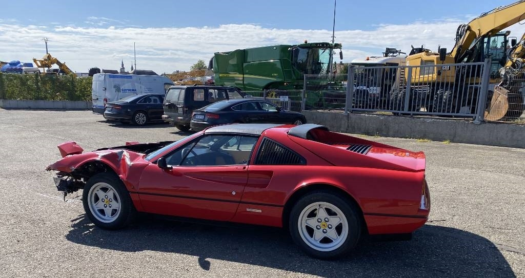 Voiture Ferrari 328 GTS / Origine Française endommagé: photos 7 Voiture Ferrari 328 GTS / Origine Française endommagé: photos 7