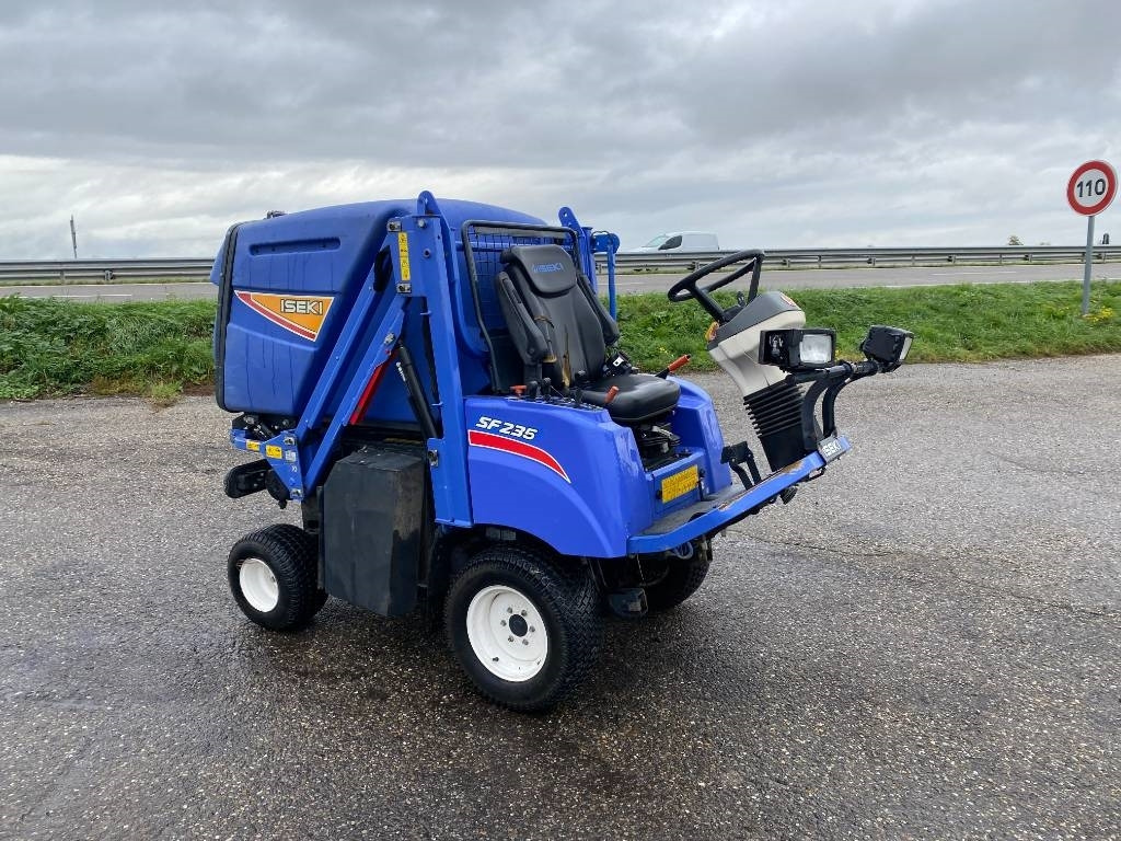 Iseki SF 235F 1er Main endommagée - Faucheuse: photos 5 Iseki SF 235F 1er Main endommagée - Faucheuse: photos 5