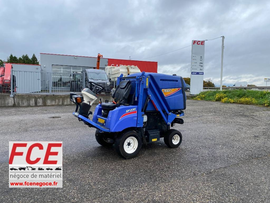 Iseki SF 235F 1er Main endommagée - Faucheuse: photos 1 Iseki SF 235F 1er Main endommagée - Faucheuse: photos 1