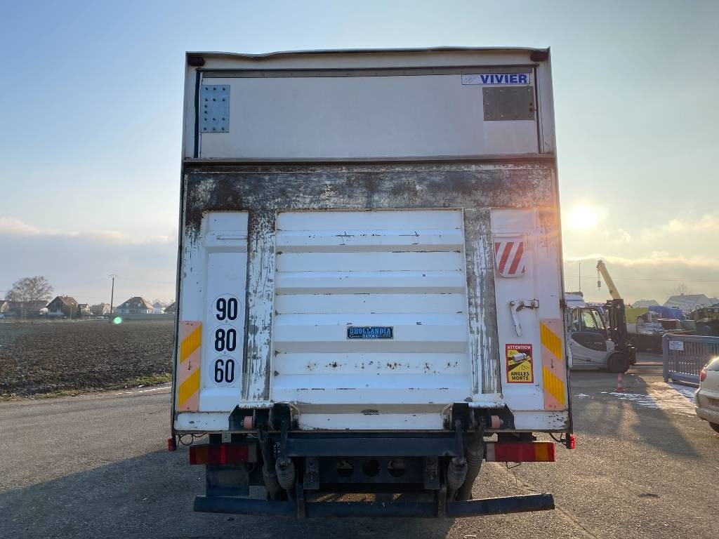 Camion fourgon MAN LE 220C a Réparer: photos 9