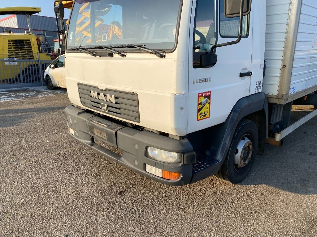 Camion fourgon MAN LE 220C a Réparer: photos 41