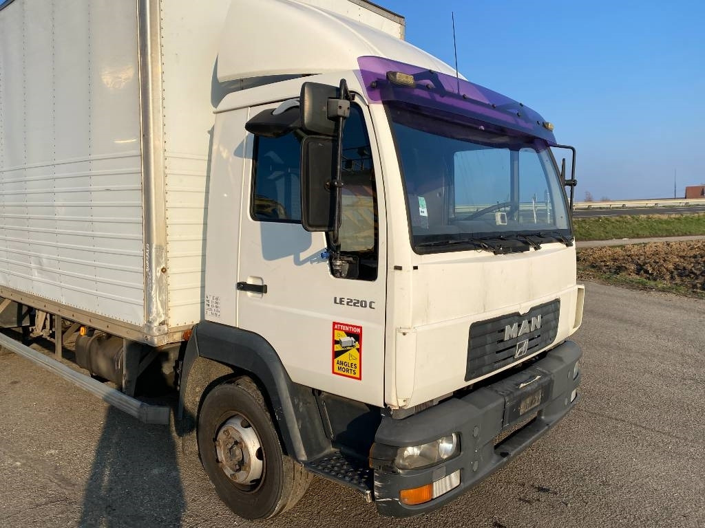 Camion fourgon MAN LE 220C a Réparer: photos 36