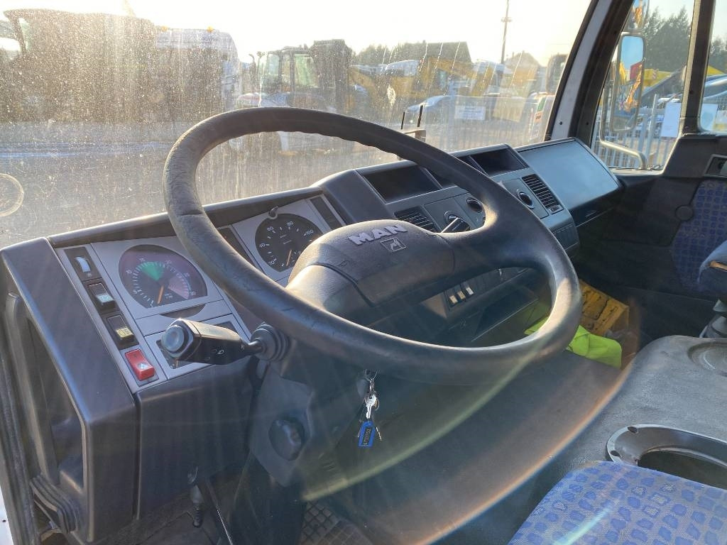 Camion fourgon MAN LE 220C a Réparer: photos 45