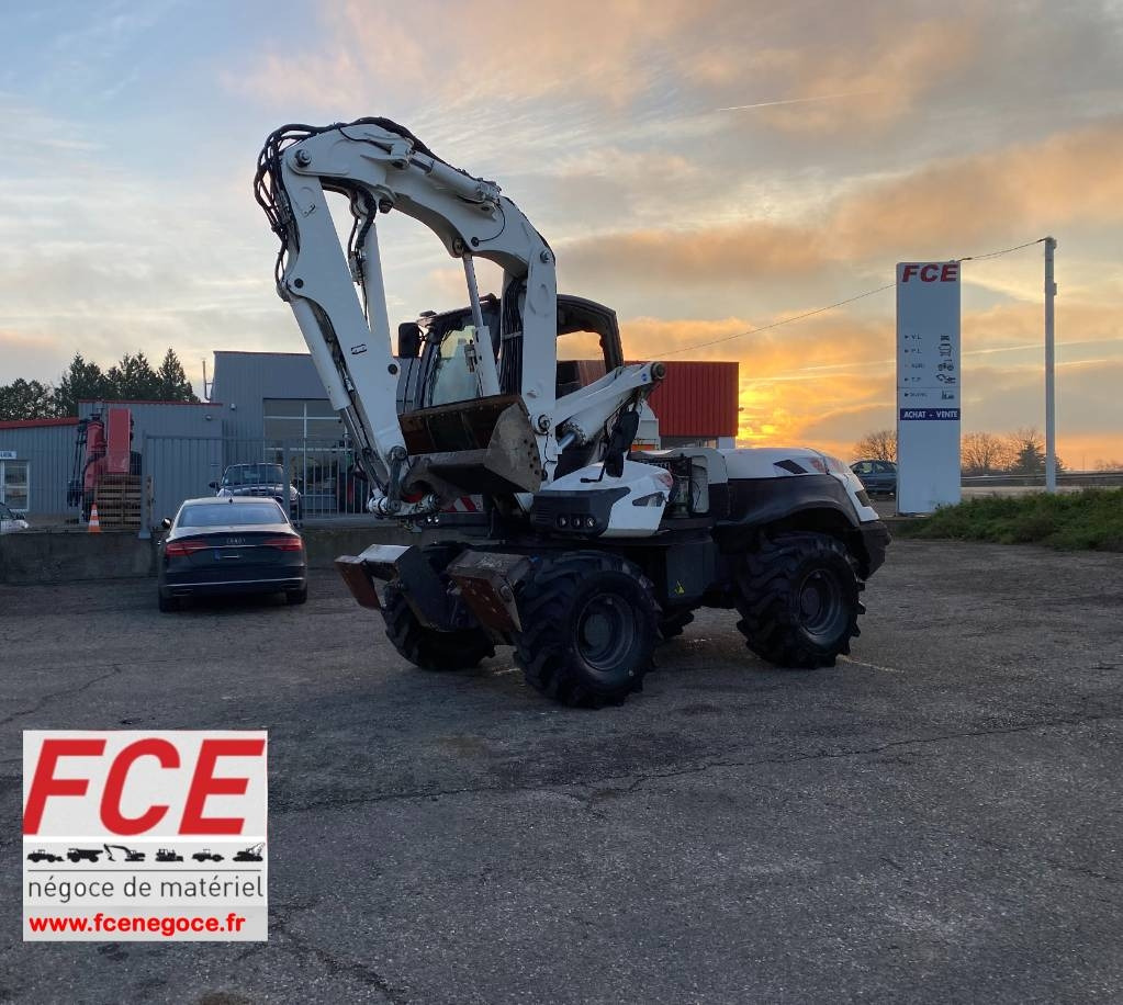 Mecalac 12MTX 1er Main/Certificat CE endommagée - Pelle sur pneus: photos 1 Mecalac 12MTX 1er Main/Certificat CE endommagée - Pelle sur pneus: photos 1