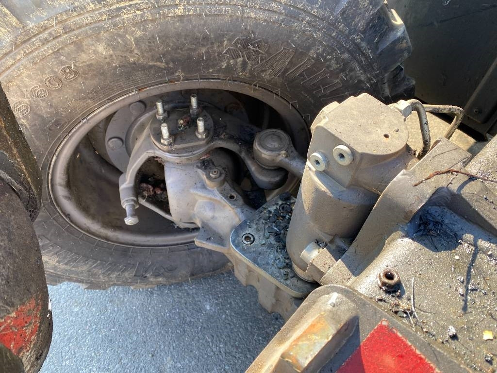 Pelle sur pneus Mecalac 7 MWR Origine Française endommagée: photos 40 Pelle sur pneus Mecalac 7 MWR Origine Française endommagée: photos 40