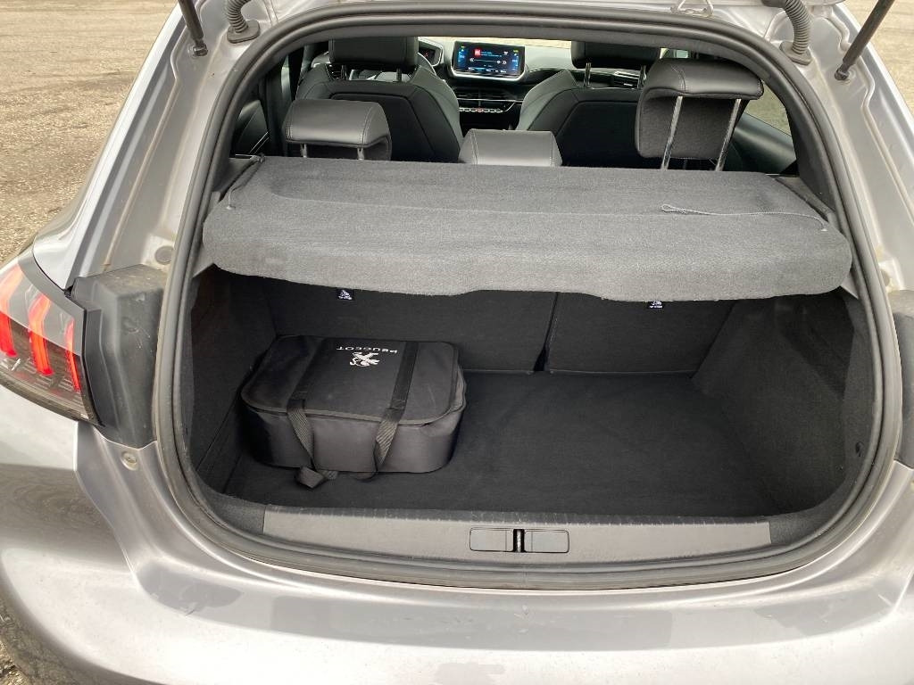 Voiture Peugeot e208 136/GT-Line Toit Panoramique 1er Main: photos 31