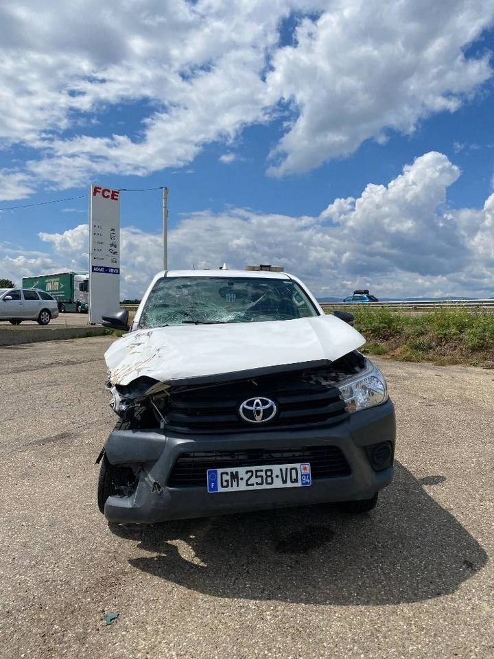 Toyota HILUX 2.4 D4D /MINIMAX COMBINE LONGWAY endommagé - Camion hydrocureur: photos 2 Toyota HILUX 2.4 D4D /MINIMAX COMBINE LONGWAY endommagé - Camion hydrocureur: photos 2