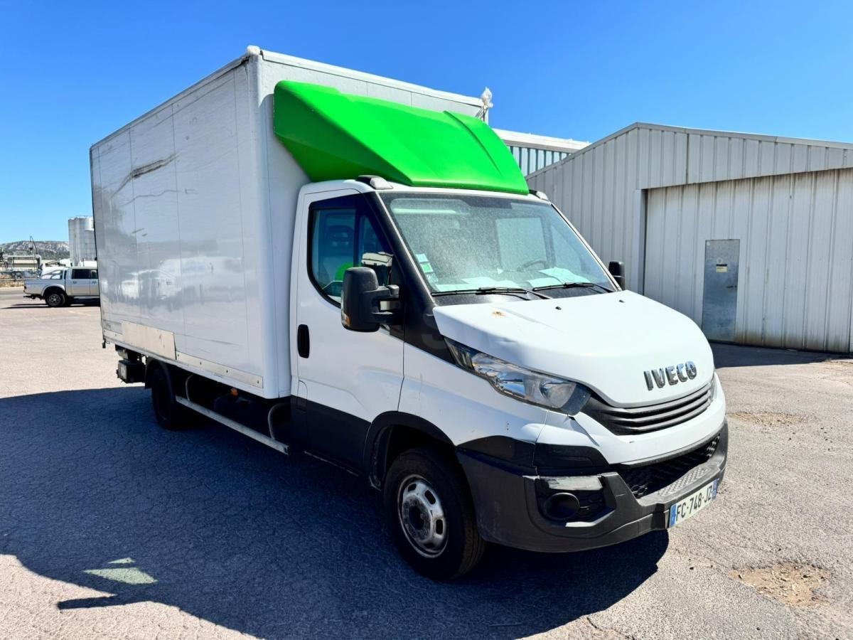 Iveco 35C14 CAISSE HAYON - Fourgon grand volume: photos 2 Iveco 35C14 CAISSE HAYON - Fourgon grand volume: photos 2
