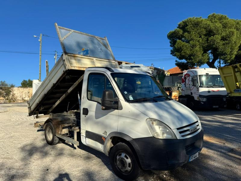 Iveco Daily 35C15 - Utilitaire benne: photos 1 Iveco Daily 35C15 - Utilitaire benne: photos 1