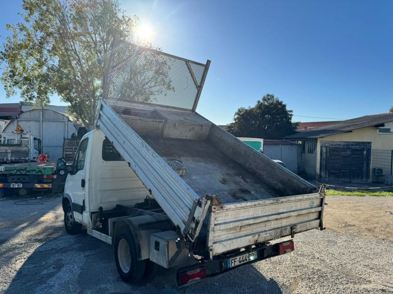 Iveco Daily 35C15 - Utilitaire benne: photos 2 Iveco Daily 35C15 - Utilitaire benne: photos 2