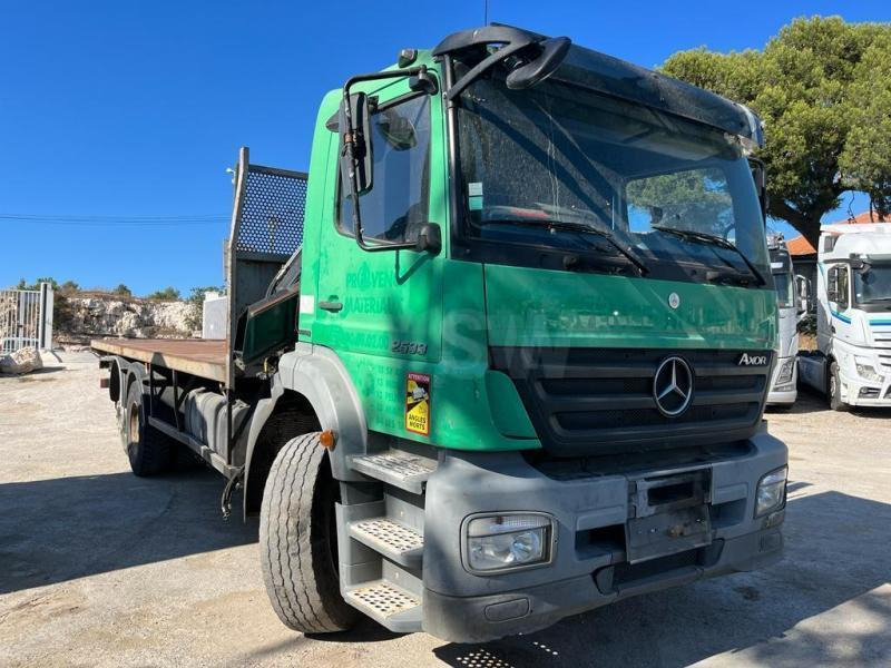 Mercedes Axor 2533 - Camion plateau: photos 2 Mercedes Axor 2533 - Camion plateau: photos 2