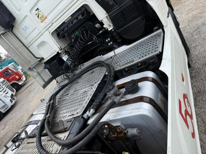 Tracteur routier DAF XF 480: photos 7