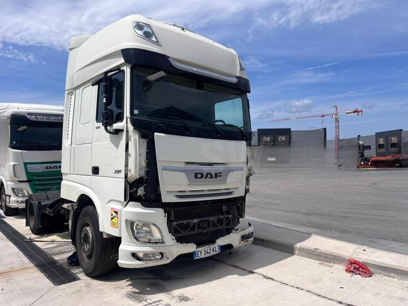 DAF XF 530 - Tracteur routier: photos 3 DAF XF 530 - Tracteur routier: photos 3