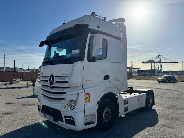 Mercedes ACTROS 1853 - Tracteur routier: photos 4 Mercedes ACTROS 1853 - Tracteur routier: photos 4