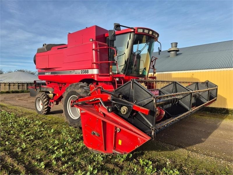 Case IH AXIAL-FLOW 2388 - Moissonneuse-batteuse: photos 2 Case IH AXIAL-FLOW 2388 - Moissonneuse-batteuse: photos 2