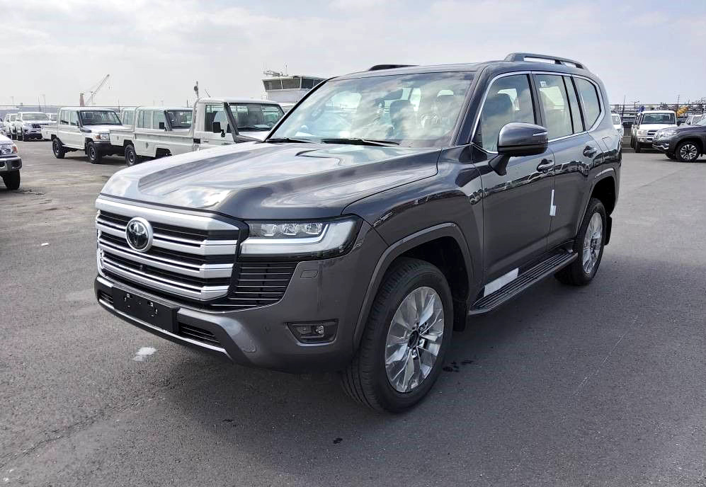 Toyota Land Cruiser 300 V6 VXR ZX 7 SEATERS / PLACES 3.5L Petrol Automatic AEOB - Voiture: photos 1 Toyota Land Cruiser 300 V6 VXR ZX 7 SEATERS / PLACES 3.5L Petrol Automatic AEOB - Voiture: photos 1