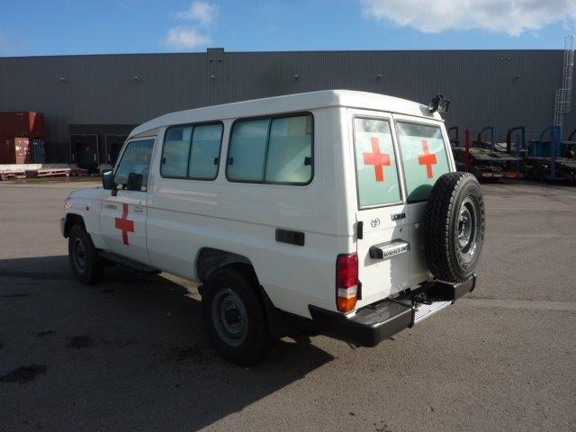 Voiture neuf Toyota Land Cruiser 78 Metal top hzj 78 ambulance 4.2L Diesel Manual: photos 8