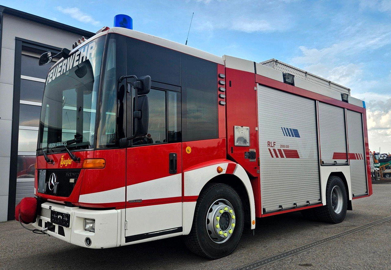Mercedes-Benz 1829 Feuerwehr Ziegler RLF 2000/300 TLF Winde - Camion: photos 1 Mercedes-Benz 1829 Feuerwehr Ziegler RLF 2000/300 TLF Winde - Camion: photos 1