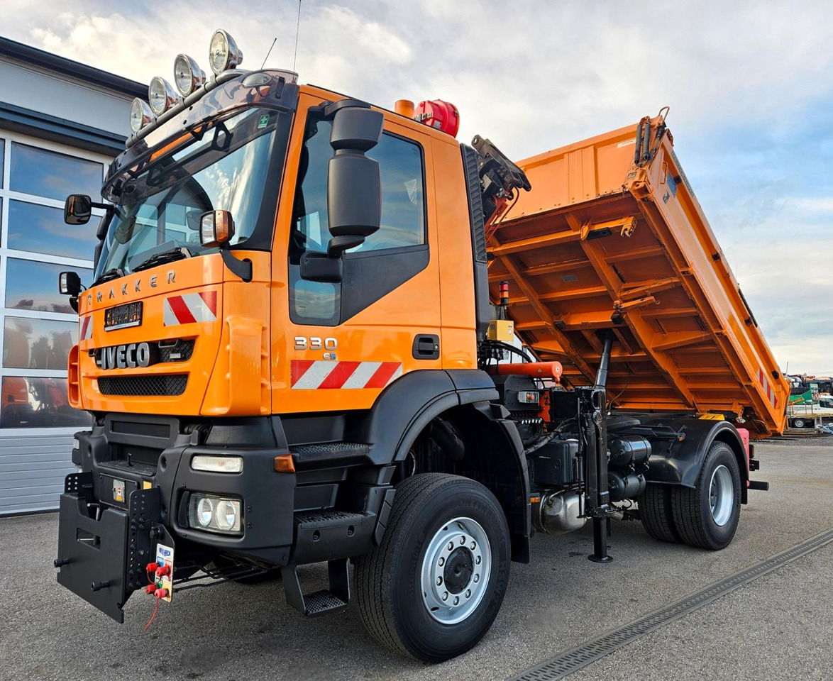 Iveco Trakker 190T33 4x4 Euro5 Kran Atlas Funk - Camion benne, Camion grue: photos 1 Iveco Trakker 190T33 4x4 Euro5 Kran Atlas Funk - Camion benne, Camion grue: photos 1