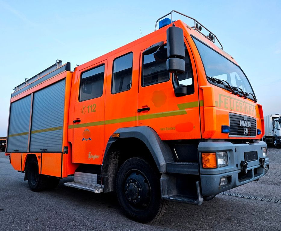 MAN 14.224 L80 4x4 Feuerwehr LF16 Ziegler - Camion de pompier: photos 4 MAN 14.224 L80 4x4 Feuerwehr LF16 Ziegler - Camion de pompier: photos 4