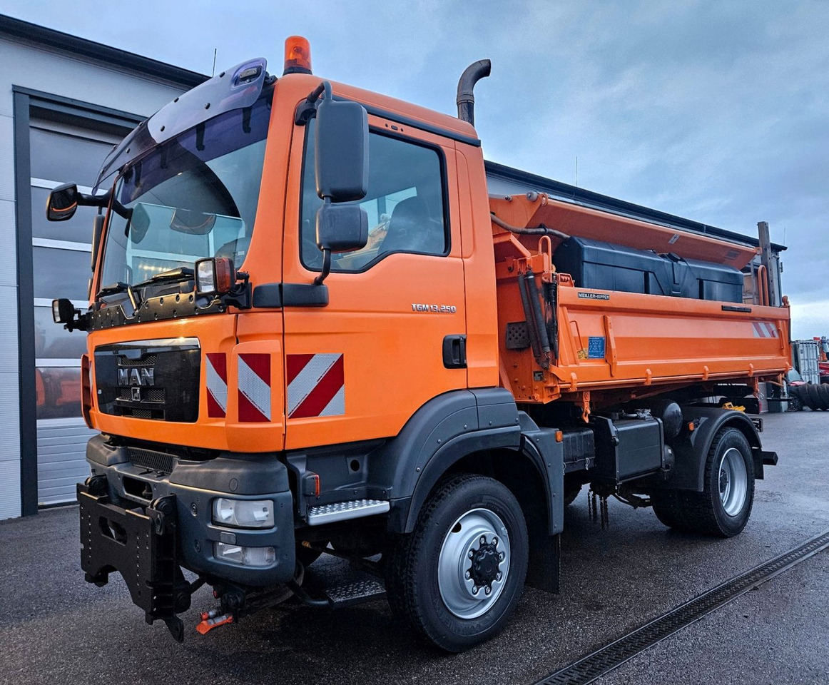 MAN TGM 13.250 4x4 Euro5 Winterdienst - Camion benne: photos 1 MAN TGM 13.250 4x4 Euro5 Winterdienst - Camion benne: photos 1