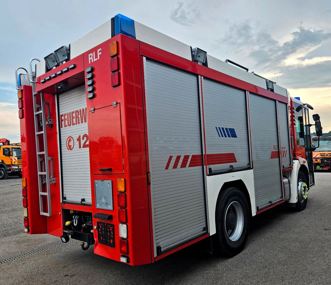 Mercedes-Benz 1829 Feuerwehr Ziegler RLF 2000/300 TLF Winde - Camion de pompier: photos 4 Mercedes-Benz 1829 Feuerwehr Ziegler RLF 2000/300 TLF Winde - Camion de pompier: photos 4