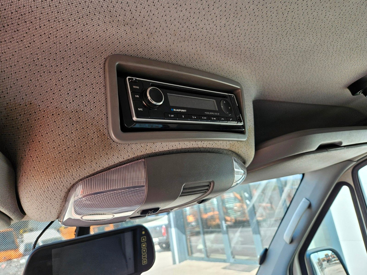 Ambulance Volkswagen CRAFTER TDI Ambulance RTW L2H2 DLOUHY: photos 12 Ambulance Volkswagen CRAFTER TDI Ambulance RTW L2H2 DLOUHY: photos 12