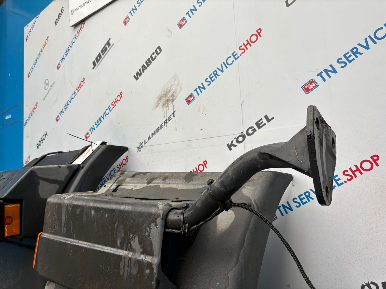 Paraurti posteriore Iveco - Pare-chocs pour Camion: photos 4 Paraurti posteriore Iveco - Pare-chocs pour Camion: photos 4