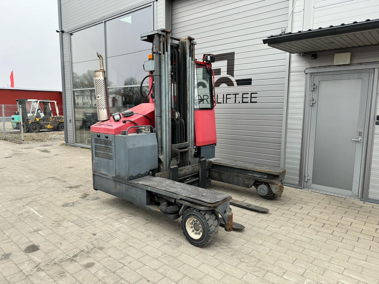 Combilift C4000 - Chariot latéral: photos 5 Combilift C4000 - Chariot latéral: photos 5