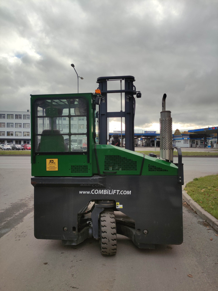 Combilift C4500 - Chariot latéral: photos 3 Combilift C4500 - Chariot latéral: photos 3