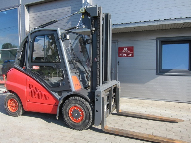 LINDE H50T – 394 - Chariot élévateur à gaz: photos 1 LINDE H50T – 394 - Chariot élévateur à gaz: photos 1