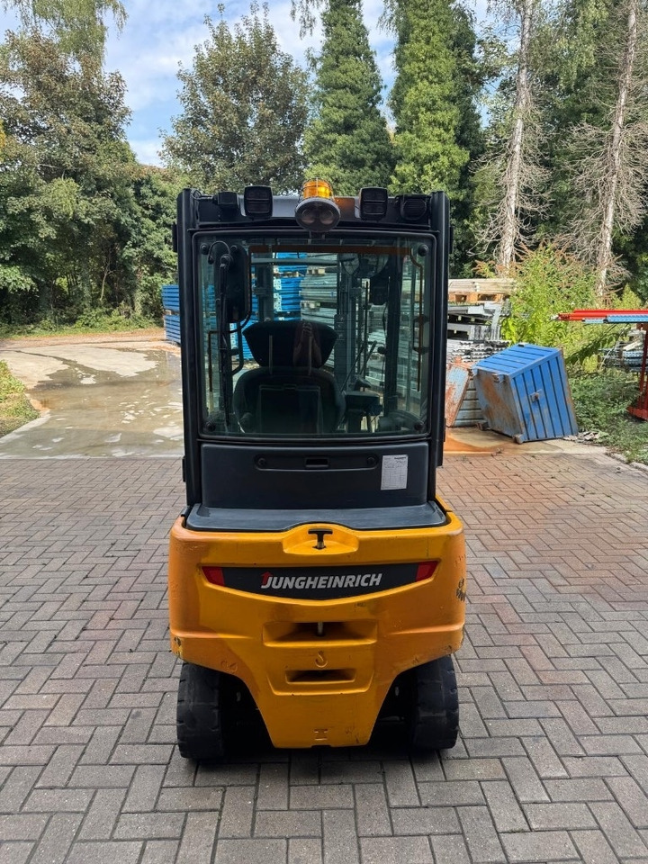 JUNGHEINRICH EFG320 - Chariot élévateur électrique: photos 5 JUNGHEINRICH EFG320 - Chariot élévateur électrique: photos 5