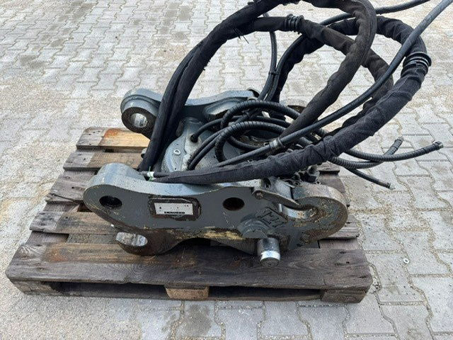 Liebherr Likufix SWA48 - Attache rapide: photos 1 Liebherr Likufix SWA48 - Attache rapide: photos 1