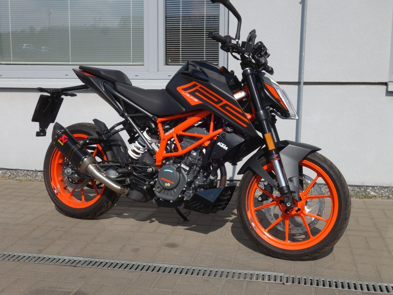 KTM Duke 125 Original 905 km !!! - Motocyclette: photos 2 KTM Duke 125 Original 905 km !!! - Motocyclette: photos 2