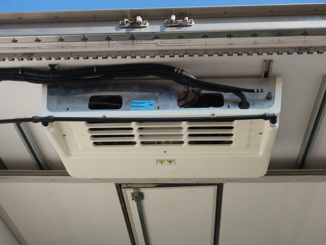 Camion frigorifique neuf MAN TGL 8.190 mit Thermo King. 2 Temperaturen: photos 8