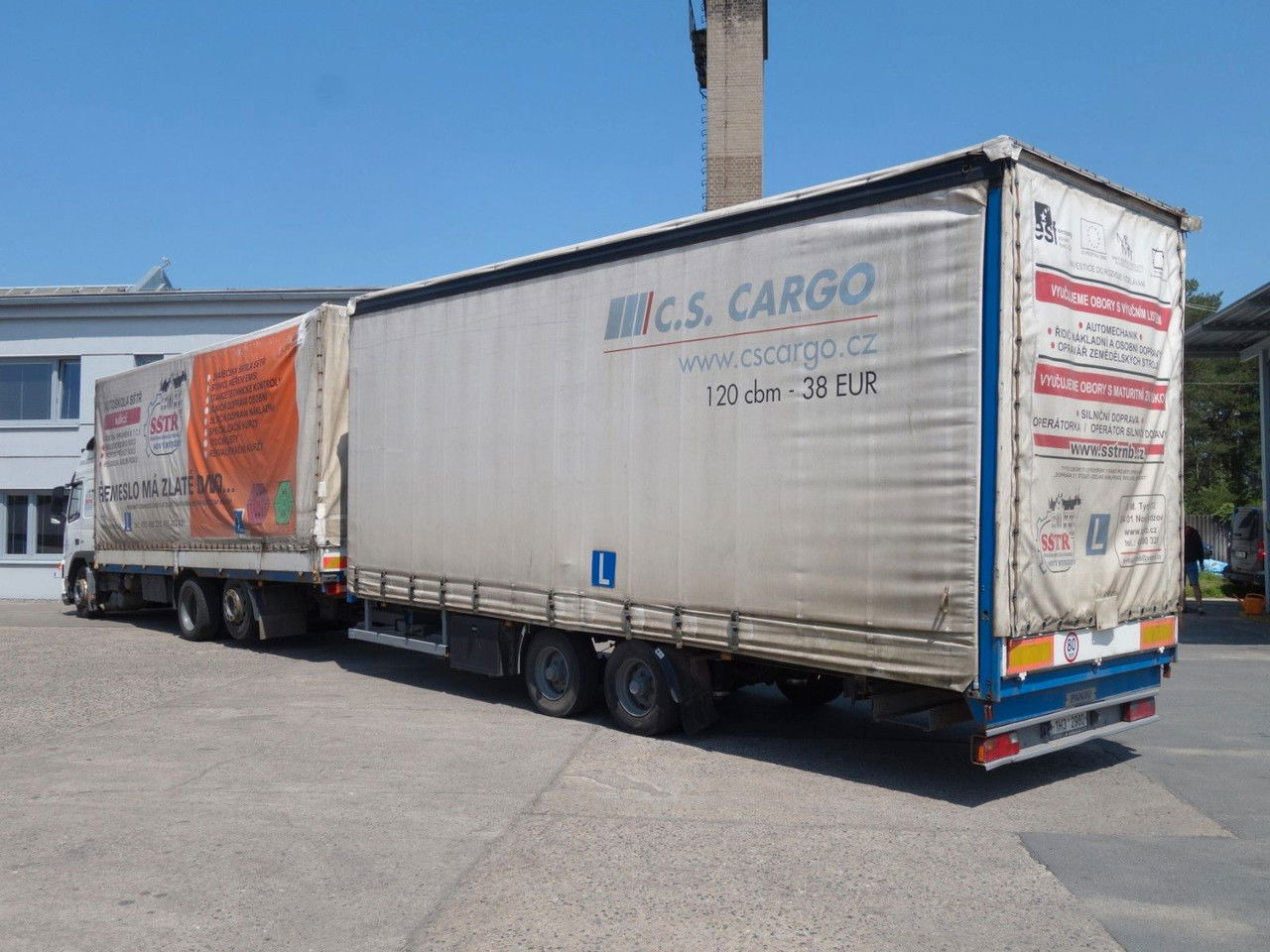 Volvo FM 380 6x2 + Panav Anhänger - Camion à rideaux coulissants: photos 4 Volvo FM 380 6x2 + Panav Anhänger - Camion à rideaux coulissants: photos 4