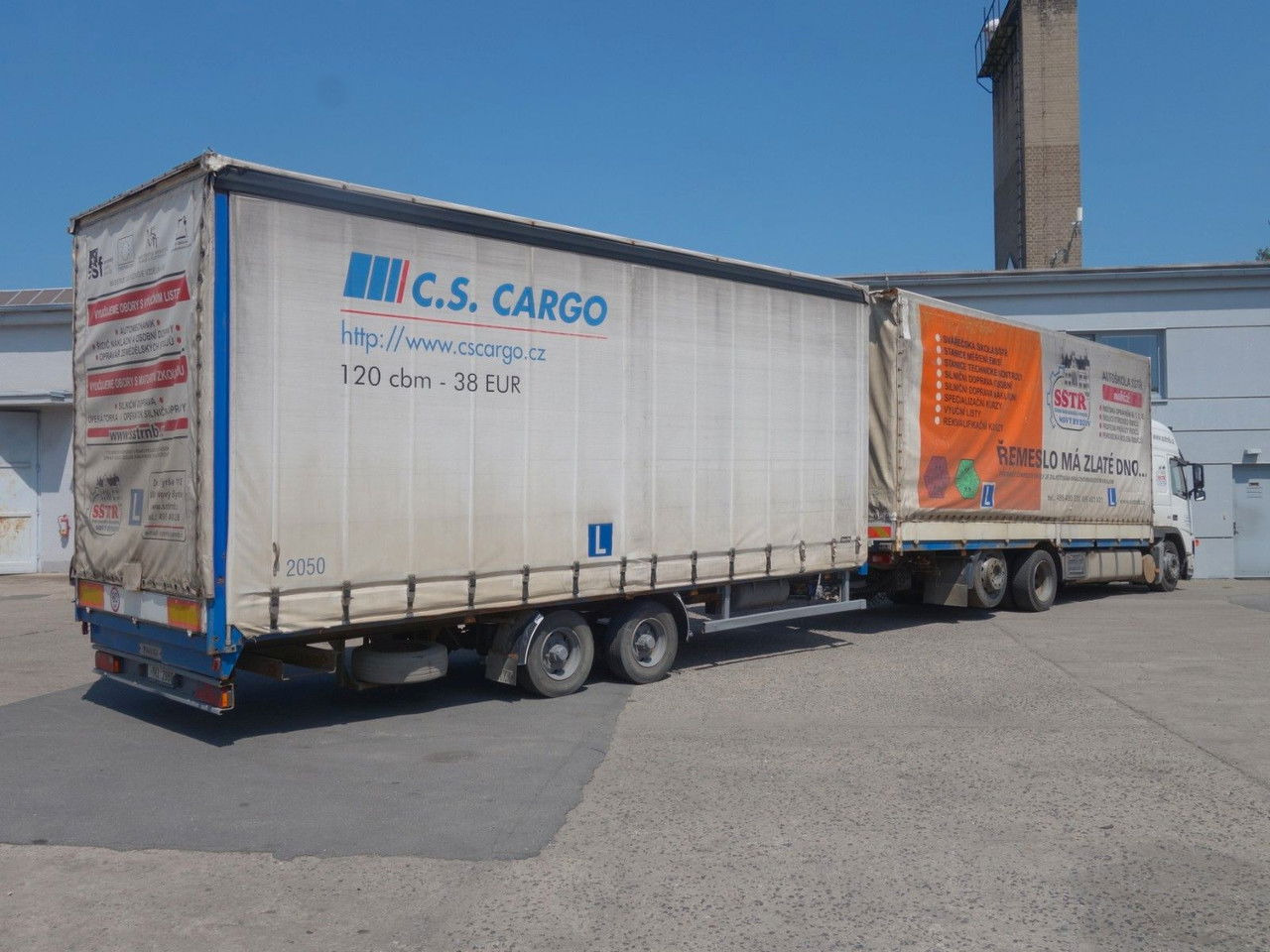 Volvo FM 380 6x2 + Panav Anhänger - Camion à rideaux coulissants: photos 5 Volvo FM 380 6x2 + Panav Anhänger - Camion à rideaux coulissants: photos 5