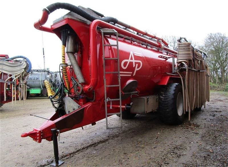 AP GV 25 m/24 meter slangebom - Tonne à lisier: photos 2 AP GV 25 m/24 meter slangebom - Tonne à lisier: photos 2