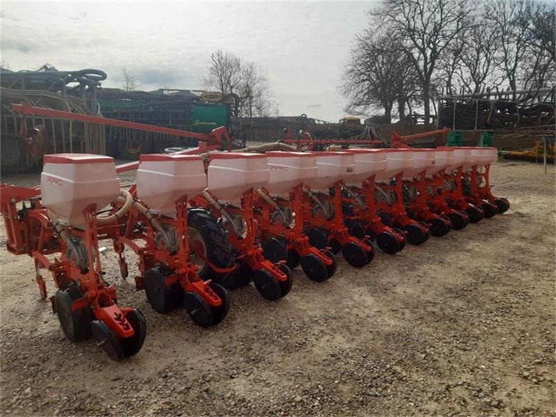 Maschio Gaspardo Manta XL 12 rk - Semoir: photos 2 Maschio Gaspardo Manta XL 12 rk - Semoir: photos 2