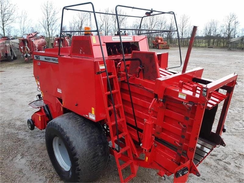 Massey Ferguson 190 - Presse à balles cubiques: photos 3 Massey Ferguson 190 - Presse à balles cubiques: photos 3