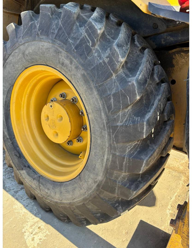 Tractopelle CAT 432F2: photos 8