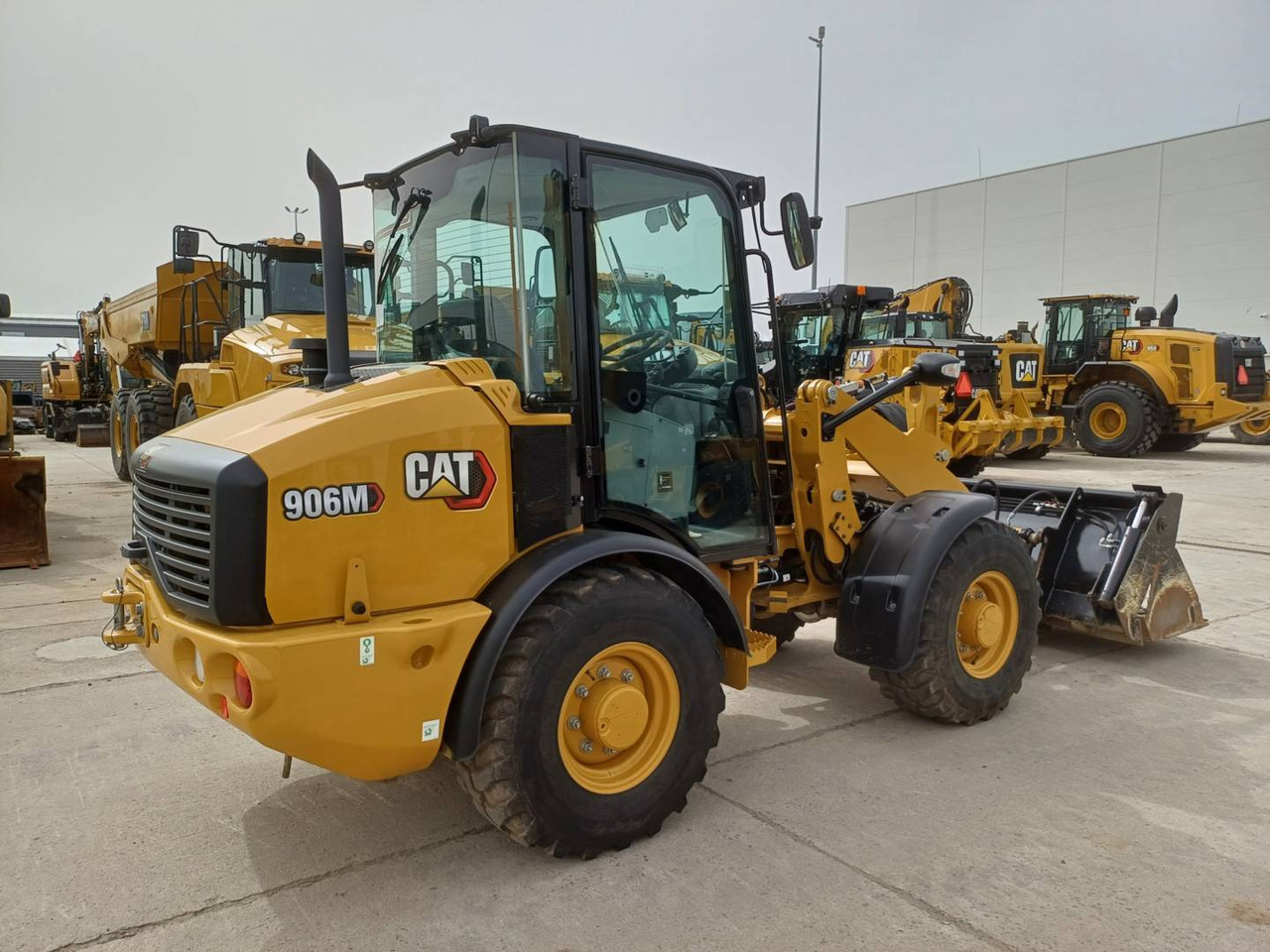 CAT 906 M - Chargeuse sur pneus: photos 3 CAT 906 M - Chargeuse sur pneus: photos 3