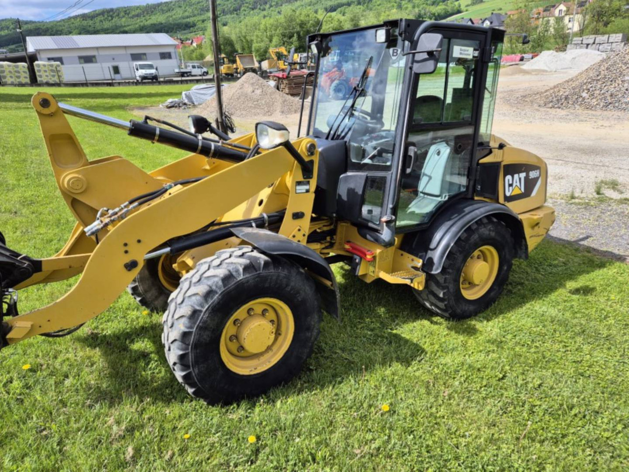 CAT 906H - Chargeuse sur pneus: photos 1 CAT 906H - Chargeuse sur pneus: photos 1