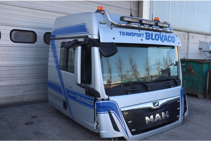MAN F99L47 TGX XLX 81.60000-7919 - Cabine et intérieur pour Camion: photos 2 MAN F99L47 TGX XLX 81.60000-7919 - Cabine et intérieur pour Camion: photos 2
