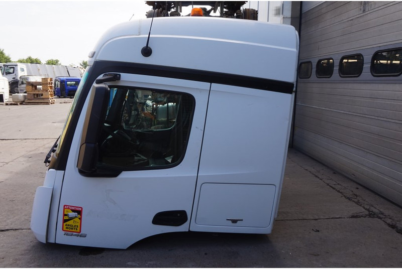 Mercedes-Benz L-STREAMSPACE 2.3MM 320 TUNNEL - Cabine et intérieur pour Camion: photos 2 Mercedes-Benz L-STREAMSPACE 2.3MM 320 TUNNEL - Cabine et intérieur pour Camion: photos 2