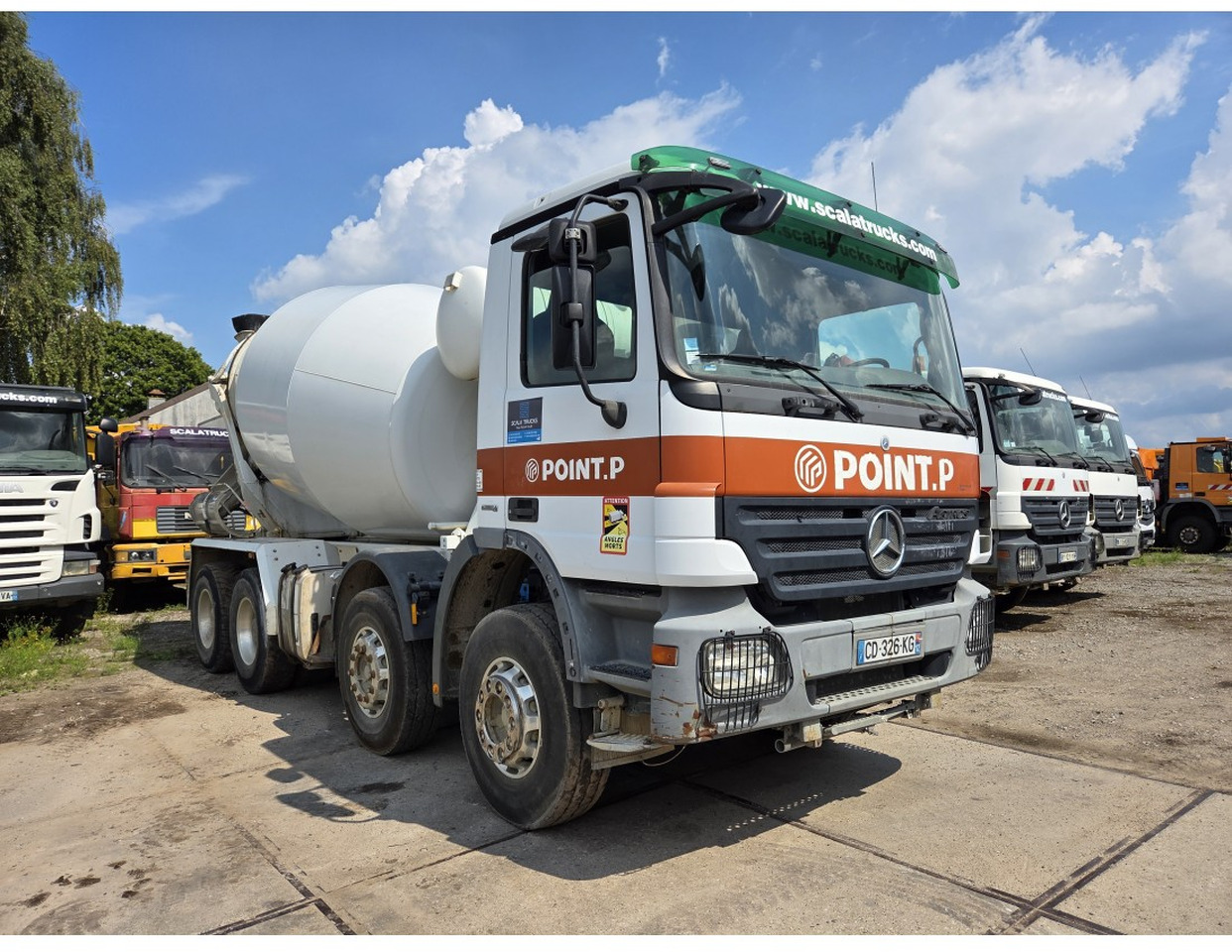 Mercedes 3241 concrete mixer truck 8x4 9m3 - Camion malaxeur: photos 4 Mercedes 3241 concrete mixer truck 8x4 9m3 - Camion malaxeur: photos 4