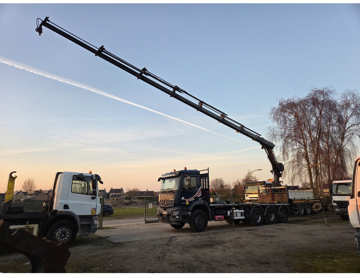 Mercedes Arocs 3240 8x4 Open Truck Crane HIAB X-HIDUO 258 E-7 7 extensions - Camion plateau, Camion grue: photos 1 Mercedes Arocs 3240 8x4 Open Truck Crane HIAB X-HIDUO 258 E-7 7 extensions - Camion plateau, Camion grue: photos 1